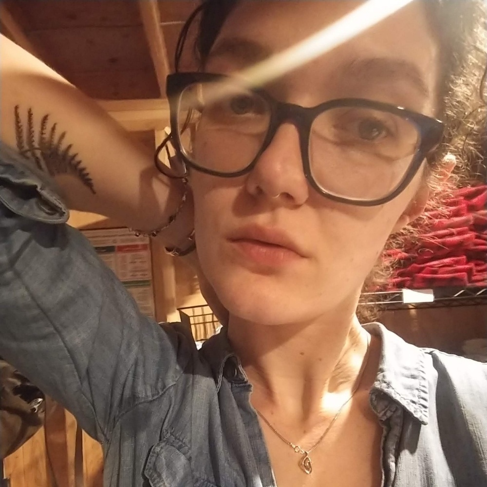 Meet your Posher, Danielle